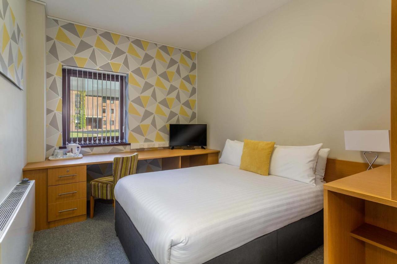 Summergrove Halls Hotel 3*