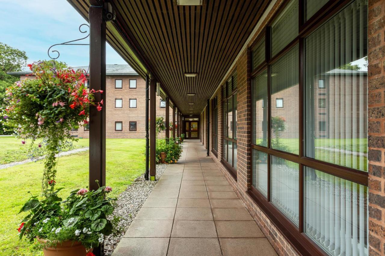 Hotel Summergrove Halls 3*