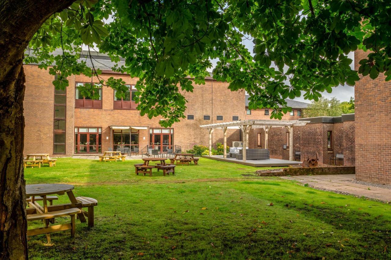 Hotel Summergrove Halls 3*